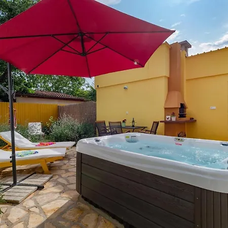 Apartment Eco Nik A2+2 For 4 Pax In The Natural Environment Of Porec