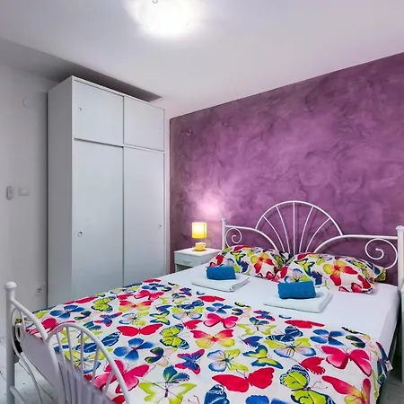 Eco Nik A2+2 For 4 Pax In The Natural Environment Of Porec Apartment Nova Vas (Porec)