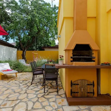 Eco Nik A2+2 For 4 Pax In The Natural Environment Of Porec *